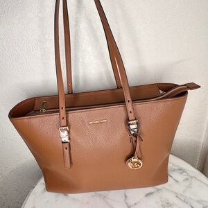 Michael Kors genuine large tote bag, soft pebbled leather Quinn tan